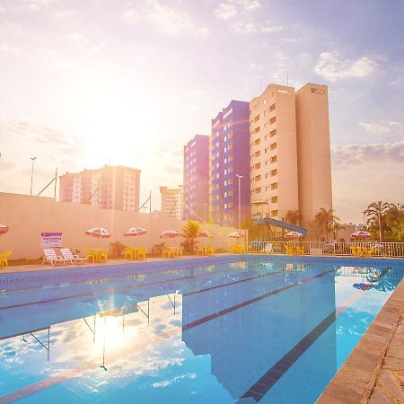 Golden Dolphin Express - Viva Ferias Apartment Caldas Novas Exterior photo